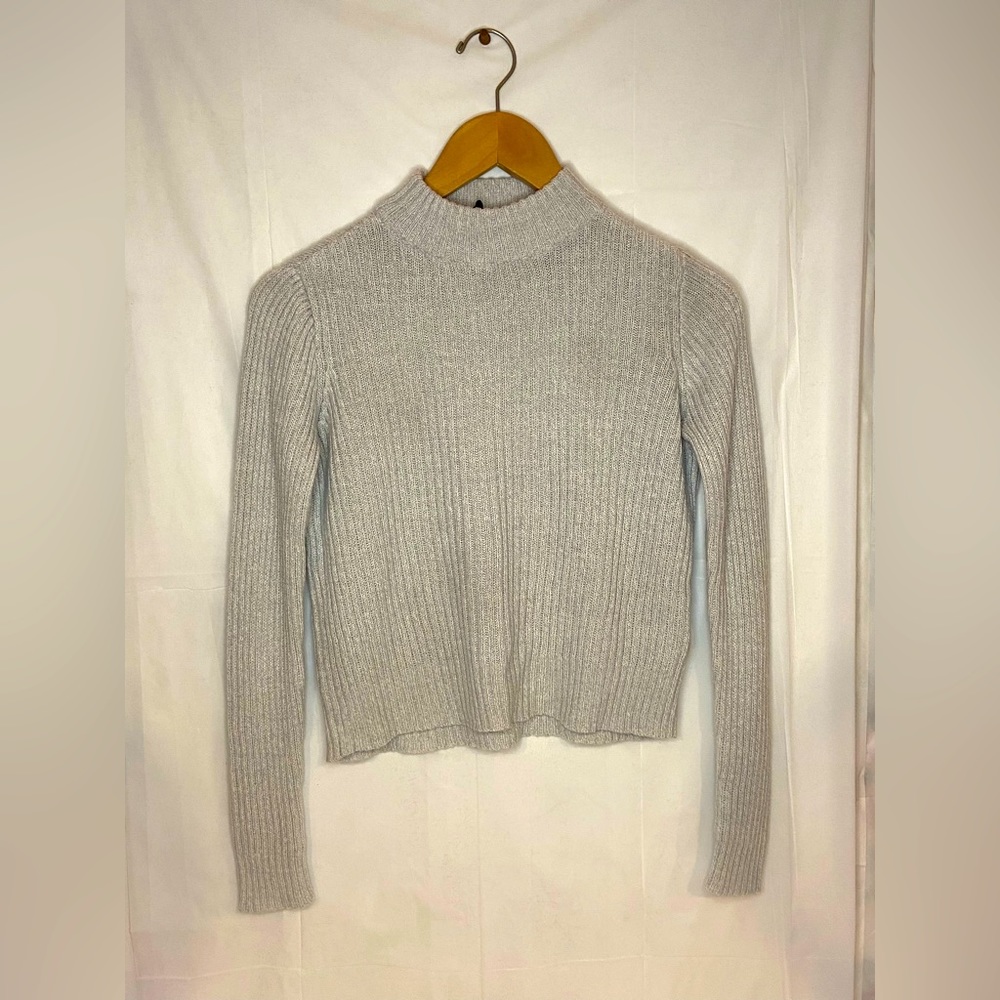 H&M Divided Cropped Sweater